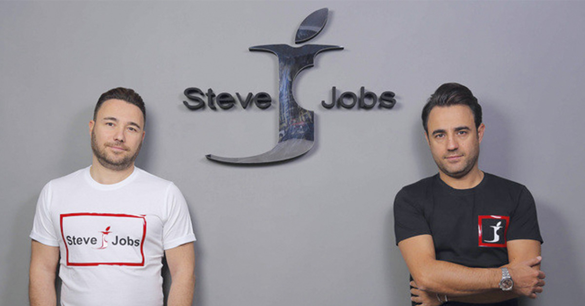 Vittoria su Apple dei due fondatori del brand napoletano “Steve Jobs”